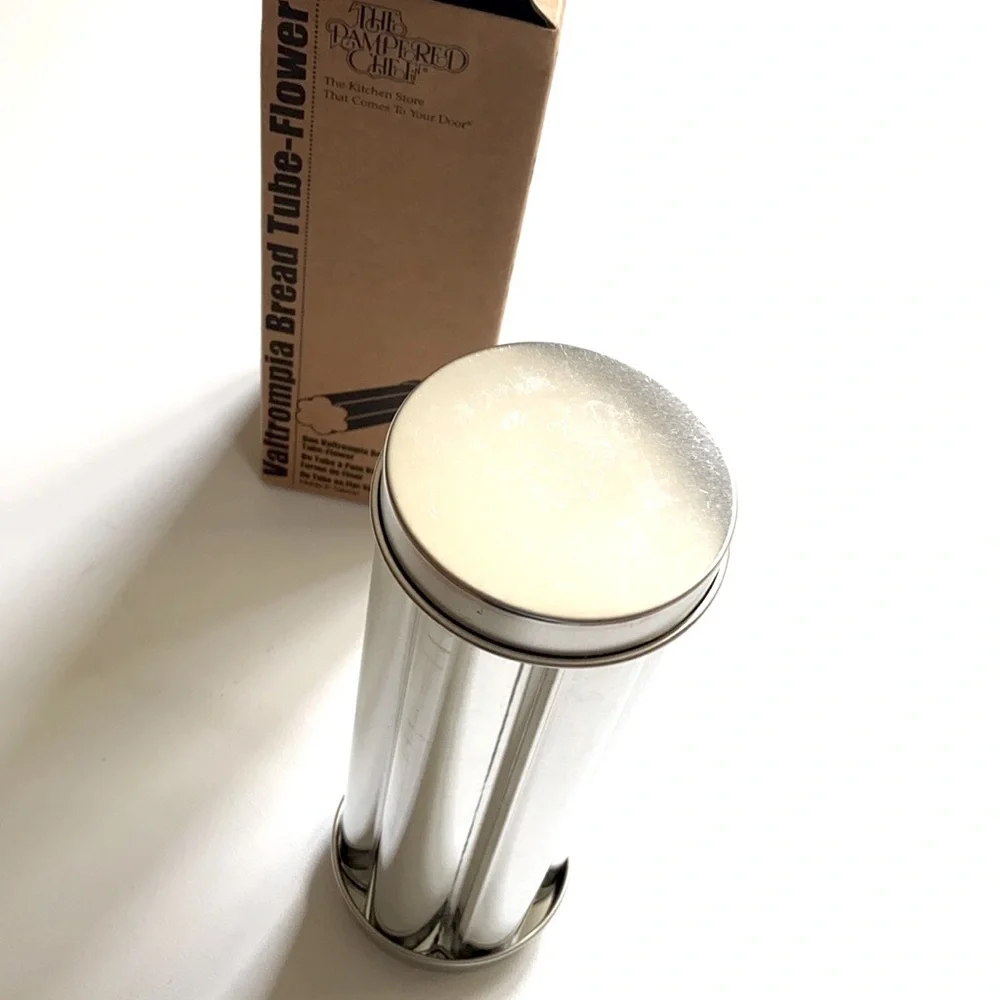 The Pampered Chef New VALTROMPIA BREAD TUBE‎ FLOWER
